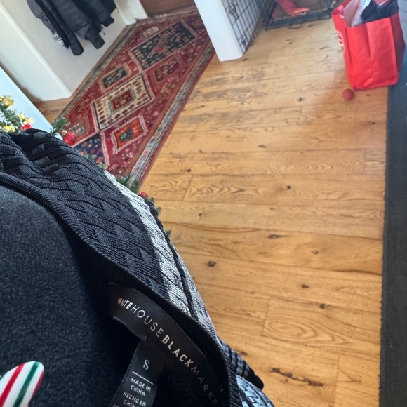 WHITE HOUSE BLACK MARKET WOMEN'S SIZE SMALL SWEATER BRAND NEW - Picture 5 of 6